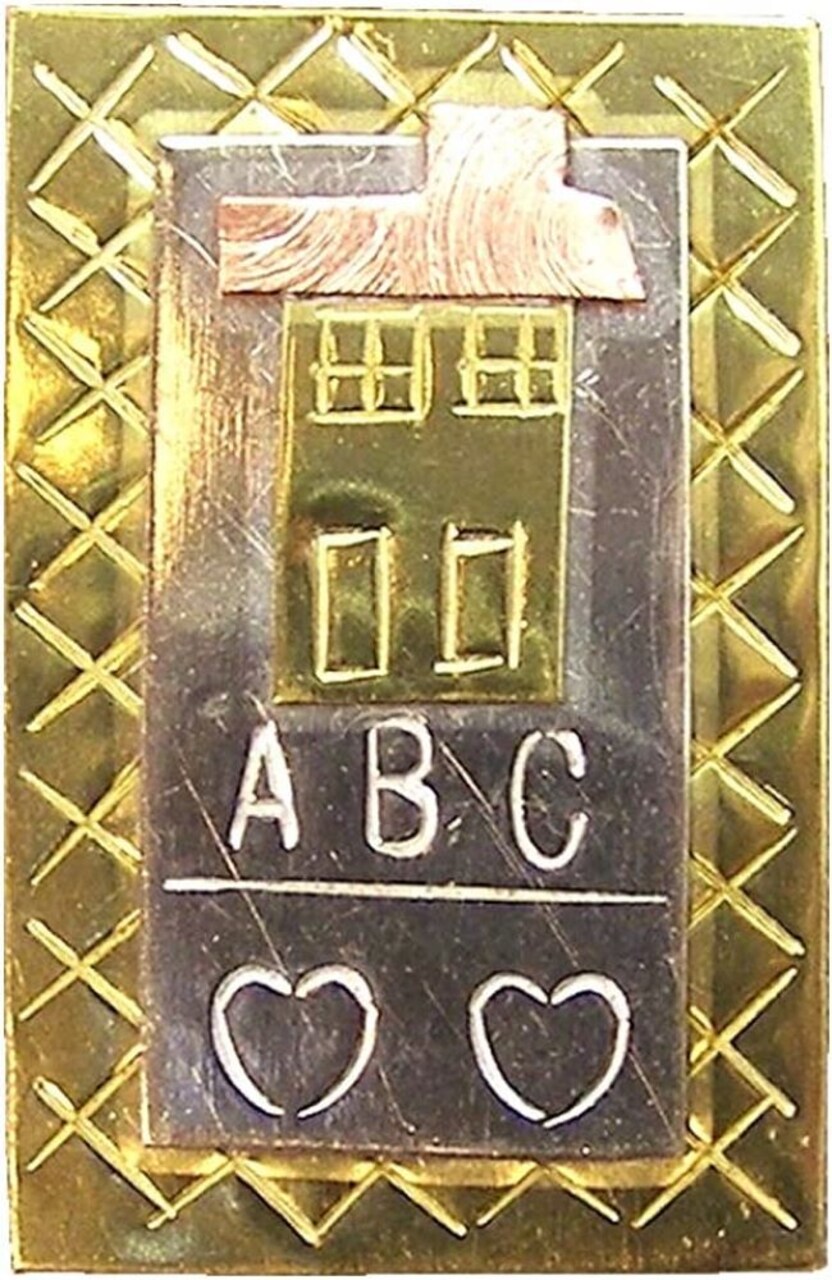 Puffin & Company Sampler Needle Nanny Magnetic Needle Minder Holder, Brooch